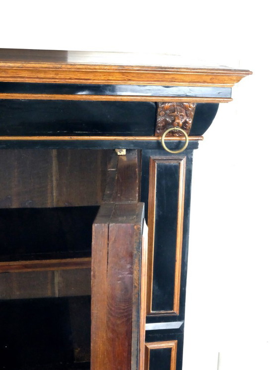 Image 1 of Credenza Zeeland del XVII secolo, in rovere.