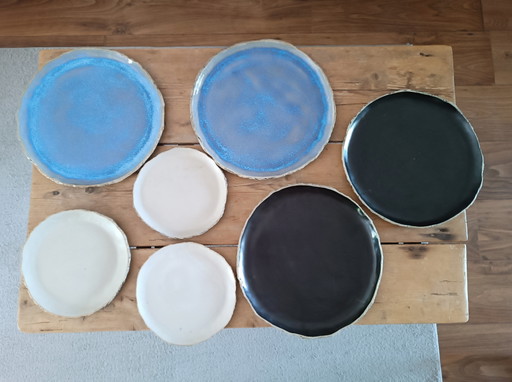 7 handgefertigte Keramikteller von Kari Ceramics