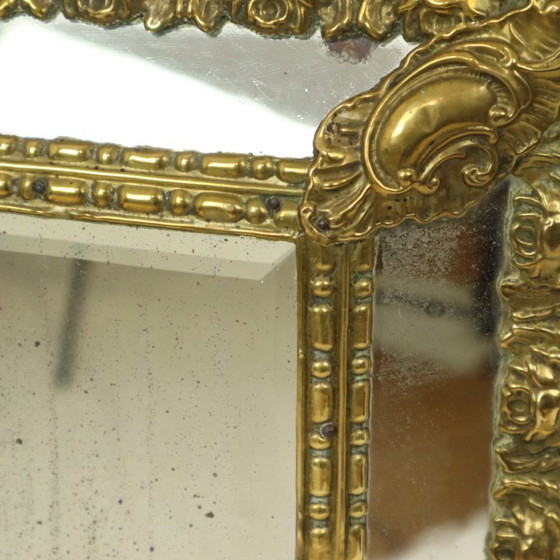 Image 1 of Miroir à coussin ancien Miroir Repousse France