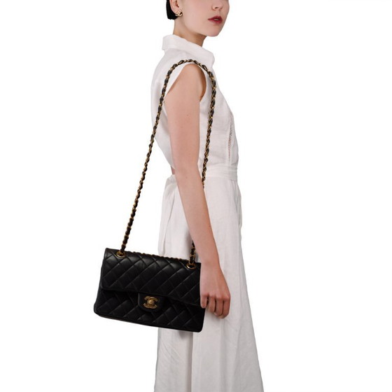 Image 1 of CHANEL Timeless/Classique Schwarze Ledertasche - 103507