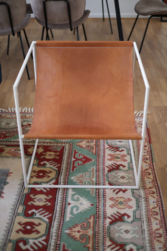 Siège Solo - Muller Van Severen – Valerie Objects, Fauteuils, Leather, Metal (photo 3 of 5)