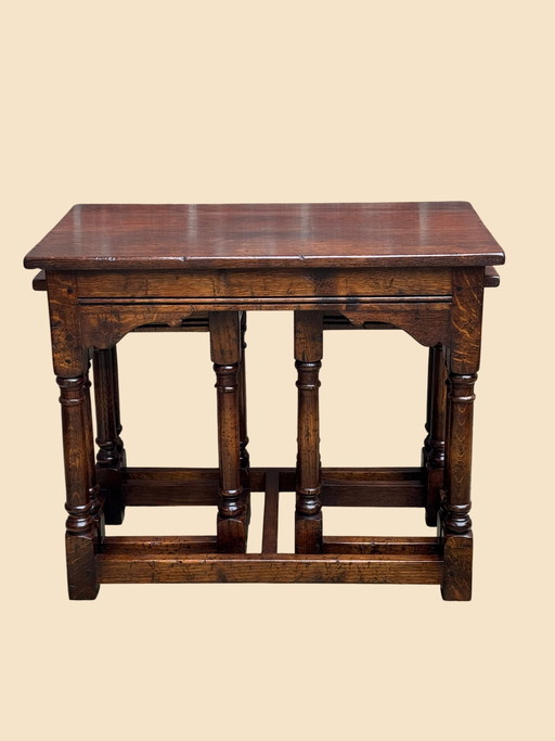 Tables gigognes anciennes en chêne | Style TITCHMARSH & GOODWIN | Chêne jacobéen | Années 1920