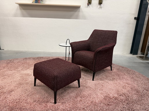 Leolux Mayuro Fauteuil avec pouf tissu Mondo Viola