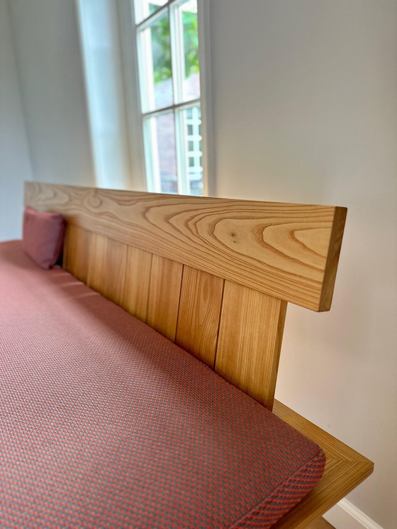 Image 1 of Handgemaakte hoekbank met tafel