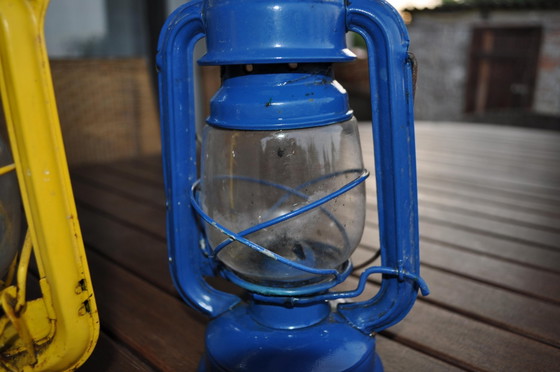 Lampade a olio ungheresi gialle e blu, anni '60, set di 2 – Lampade da tavolo, Metallo, Vetro, Rustic (photo 4 of 5)