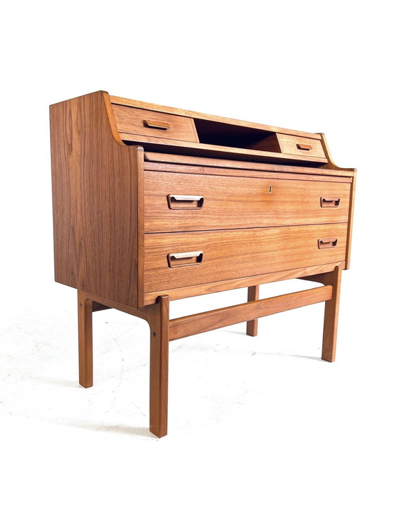 Image 1 of Secretaire Arne Wahl Iversen '60