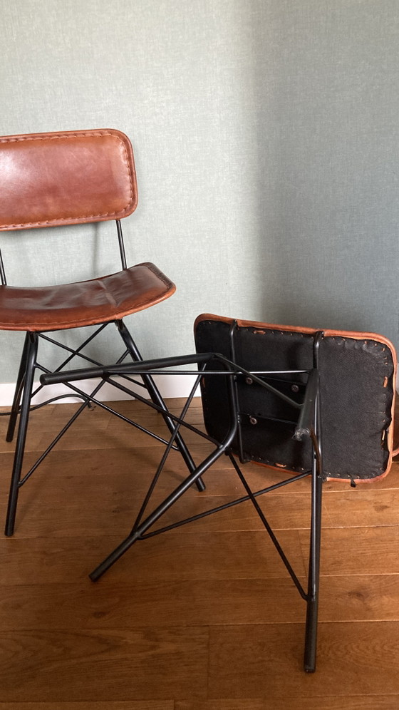 Ensemble de 2 chaises de salle à manger vintage en cuir avec piètement Eiffel noir – Leather, Metal (photo 5 of 5)
