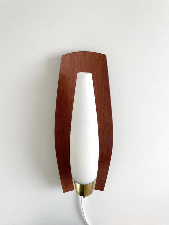 Image 1 of Applique murale moderne du milieu du siècle, design scandinave vintage en teck