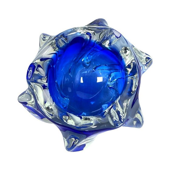 Image 1 of Chřibská Sklarna Cecoslovacchia anni '70 posacenere artistico a forma libera, vetro cobalto