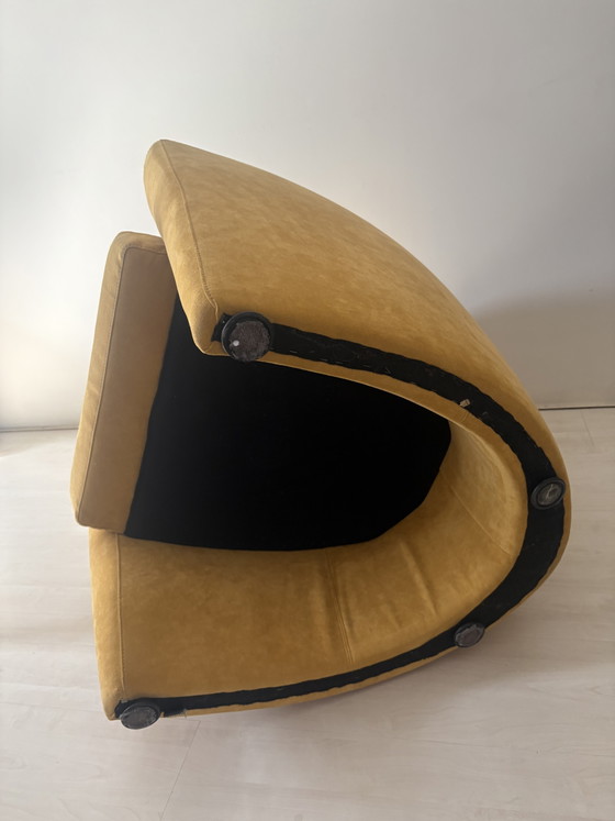 Leolux fauteuils (2) in Alcantara – Polyester, Plastic (photo 7 of 12)