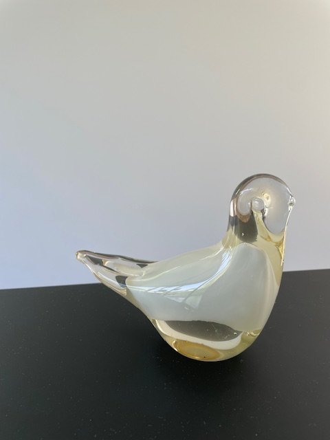 Image 1 of Pájaro con diseño de vidrio: elegante y escultural en vidrio transparente
