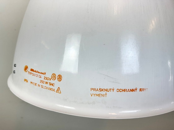 Image 1 of Grote witte geëmailleerde industriële fabriekslamp van Elektrosvit, jaren 90