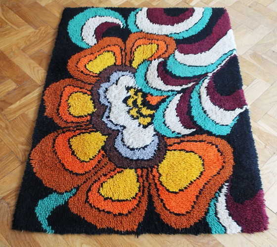 Image 1 of 1970s German Wool Rug with Pop-Art Floral Pattern