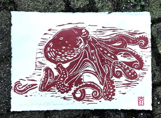 Image 1 of Pulpo en las olas del mar - Linograbado azul, a4.