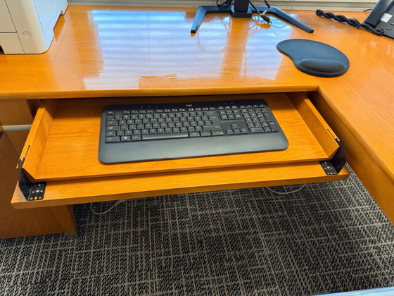 Scrivania con mobile basso abbinato – Scrivanie, Metallo, Legno (photo 4 of 14)