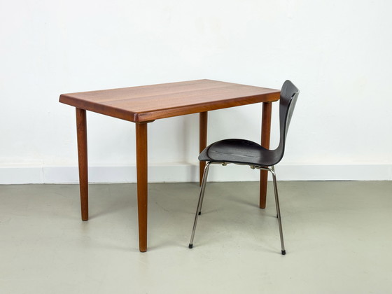 Image 1 of Kleine teakhouten bureau- of eettafel van Niels Bach, 1960S