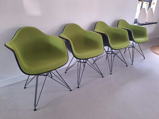 Image 1 of 4x Vitra Eames Dar Black