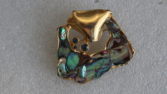 Image 1 of Große Handgefertigte Brosche Aus Vergoldetem Metall mit Abalone Einlagen und 3 Kleinen Blauen Geschliffenen Steinen Unikat