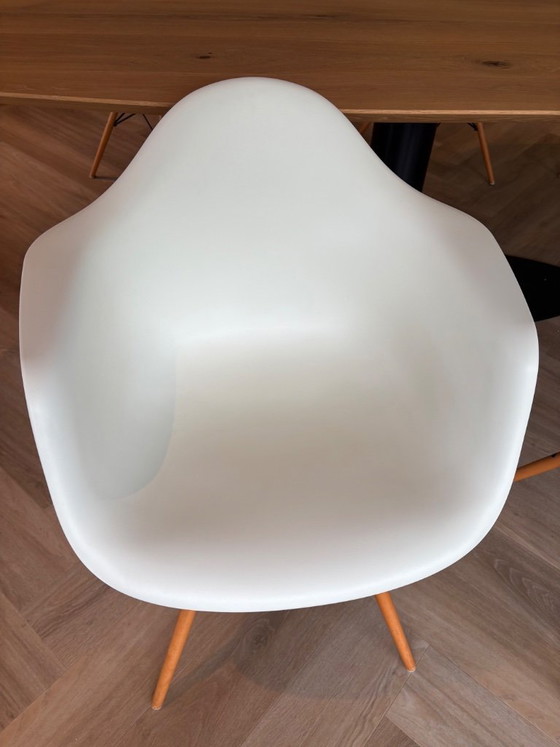 Image 1 of 6 chaises Vitra DAW blanches