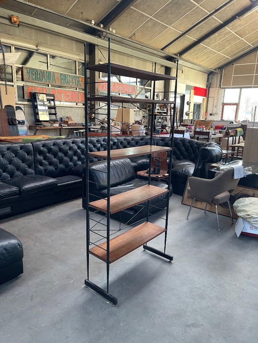 Estantería italiana de mediados de siglo de la década de 1960