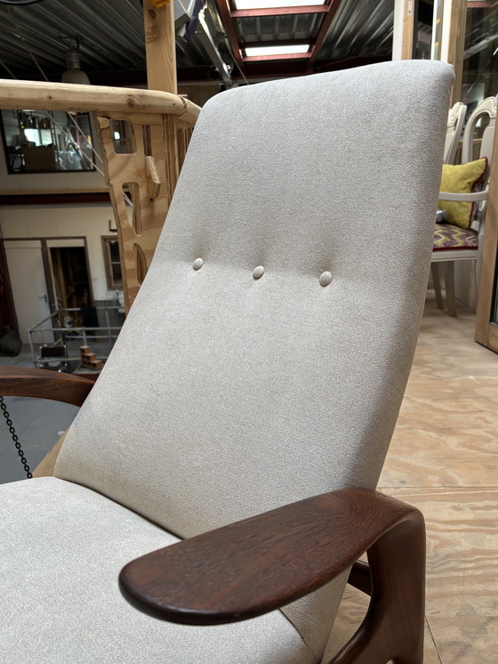 Image 1 of Gimson and Slater Rock ‘n Rest