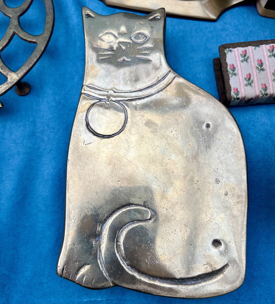 Image 1 of Large vintage collection made of solid brass - owls, cat, bookend & more