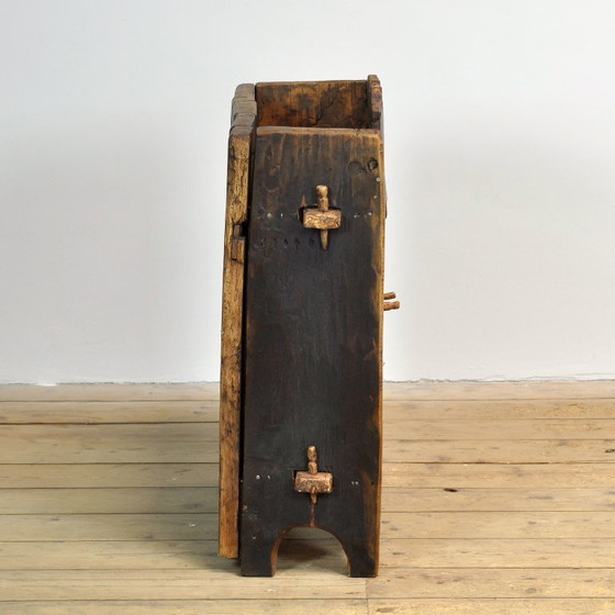 Cabinet d'art populaire roumain, vers 1950 – Meubles de rangement, Wood (photo 9 of 10)