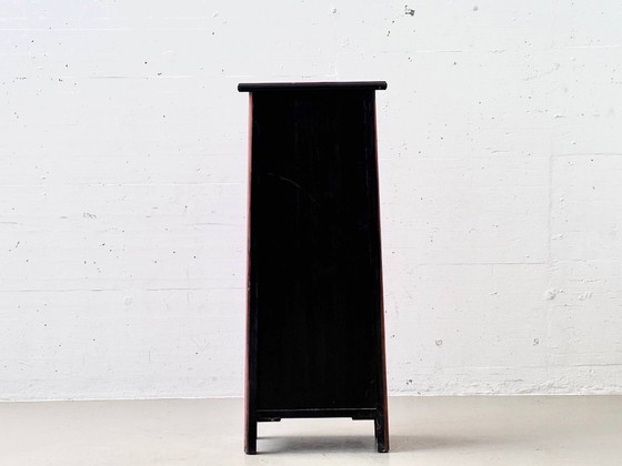 Smal Chinese Bruidskast in Rood – Vintage Lakmeubel – Opbergkast, Wood (photo 14 of 15)