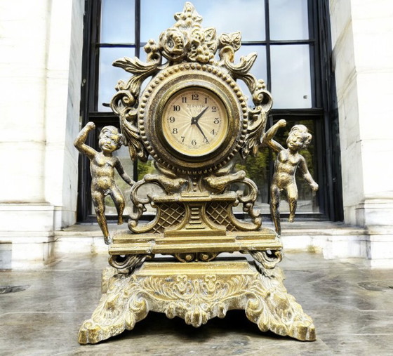 Image 1 of Elegant shelf clock in baroque/rococo style