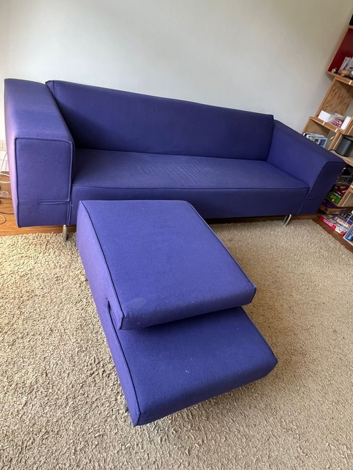 Diseño en sofá Stock Hopper de 3 plazas color morado