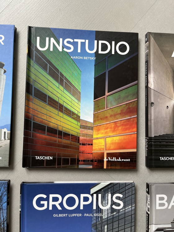 Image 1 of World architects Volkskrant Taschen series