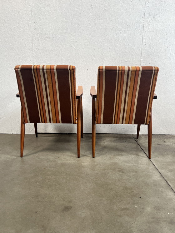 Image 1 of Deux fauteuils vintage en bois avec tissu rayé, 1970