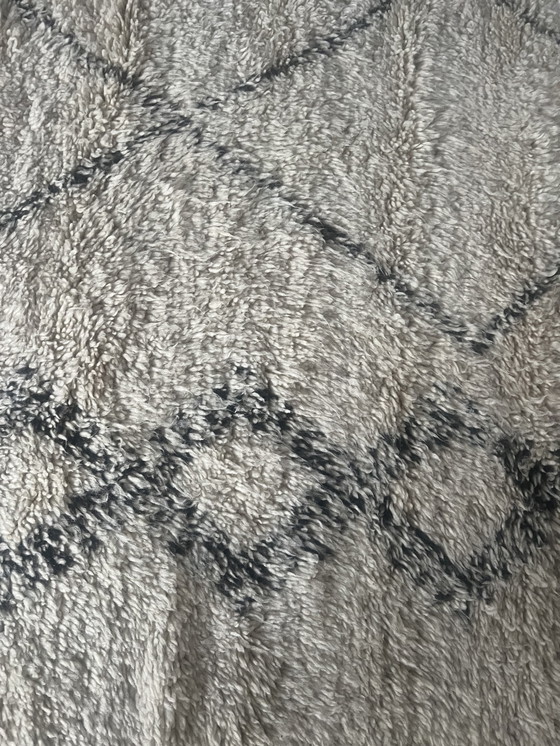 Image 1 of Beautiful hand-knotted Moroccan rug