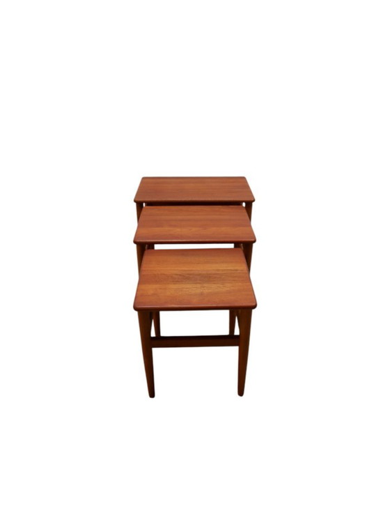 Image 1 of Ensemble de 3 tables d'appoint, style danois des années 1960