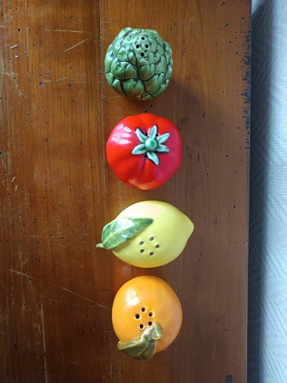 Image 1 of 4x salerons en barbotine fruits et légumes  vintage