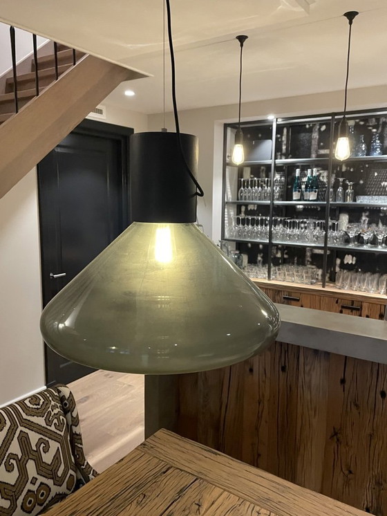 Image 1 of Lot de 2 suspensions Okis Muffin en bois noir et verre fumé, 53 cm de diamètre