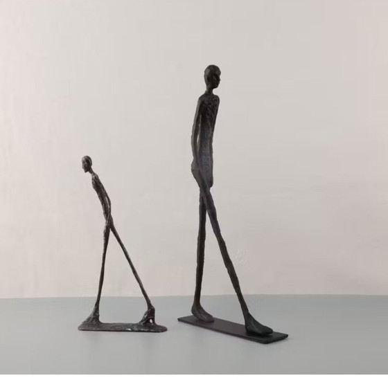 Set of 2 Sculptures After Giacometti "Men Walking" 43cm Iron (photo 6 of 8)