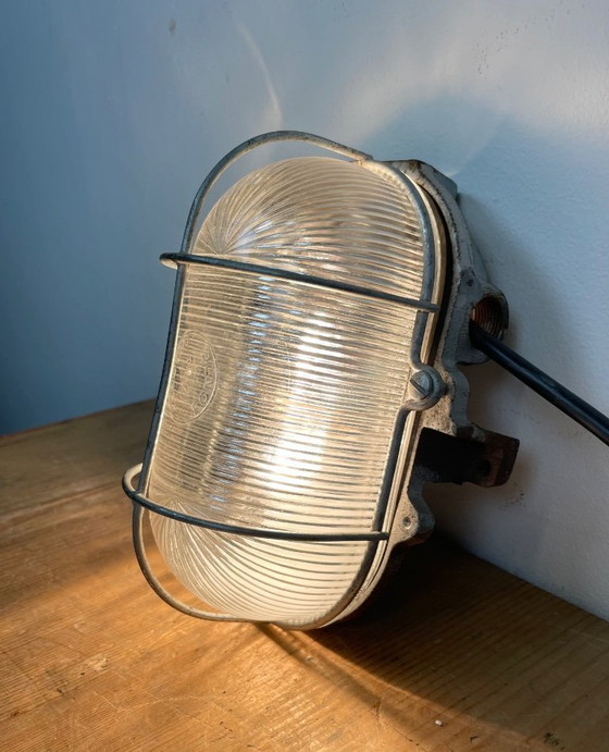 Image 1 of Applique murale industrielle française en fonte, de la marque Electro Fonte, Paris, années 1960