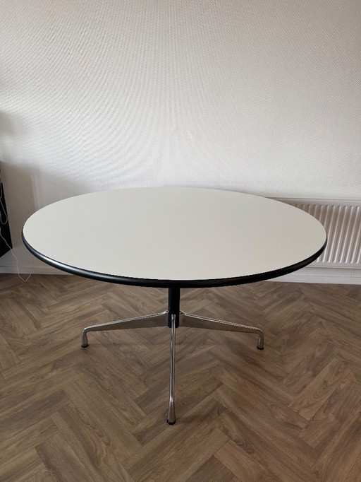 Vitra Eames Segmented Table round 130cm