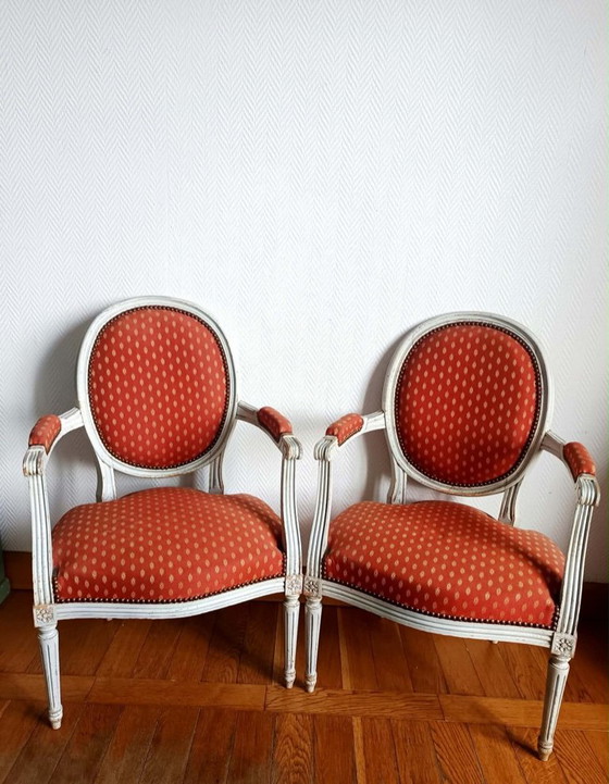 2x Louis XVI Medallion Cabriolet Armchairs – Wood (photo 15 of 15)