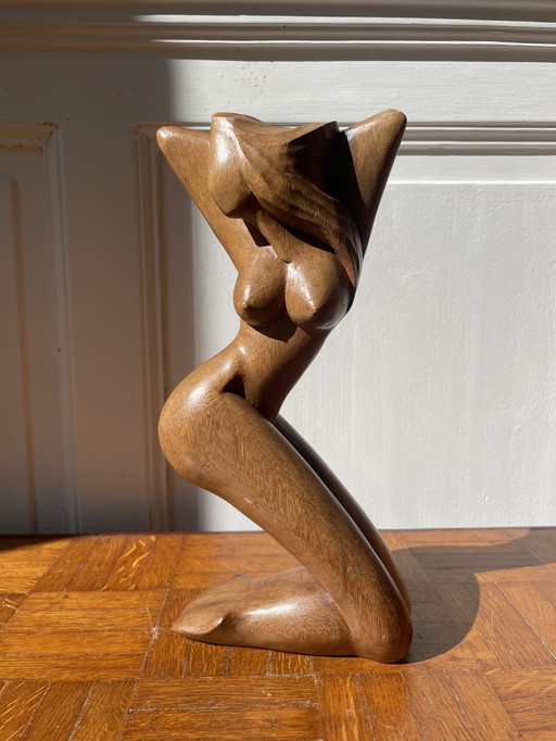 Sculpture femme sirène en bois élégante