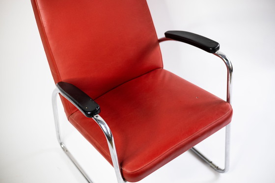 Image 1 of Chaise à patins vintage en cuir rouge