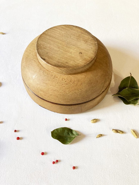 Image 1 of Antiker gedrechselter Mörser aus Holz