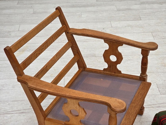 Image 1 of Dänischer Sessel aus den 1970er Jahren, grüne Möbelwolle, massives Eichenholz.