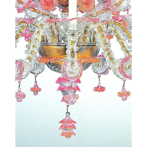Venetiaanse kroonluchter "Ca' Rezzonico" in transparant Murano-glas met roze bloemmotief.