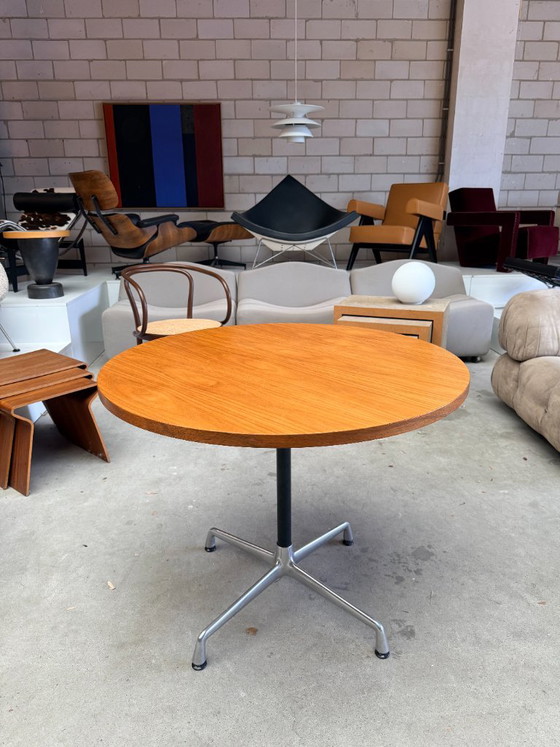 Vitra Eames Contract Table (Lagerbestand: 2) – Esstische, Metal, Wood (photo 18 of 19)