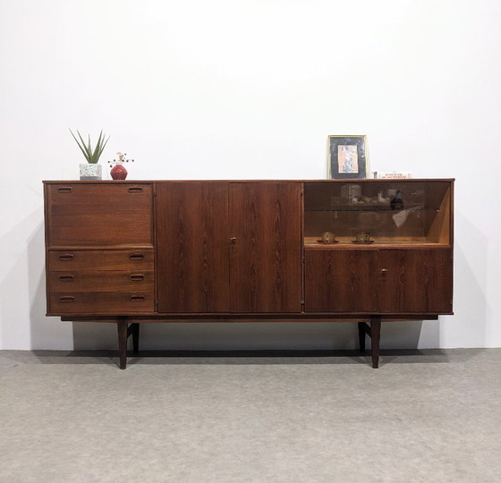 Image 1 of Lang dressoir uit het midden van de vorige eeuw, O.M.F.