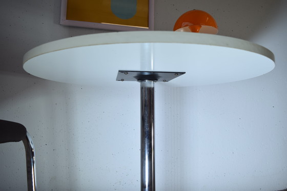 Image 1 of Table d'appoint ronde chromée style Space Age des années 1970