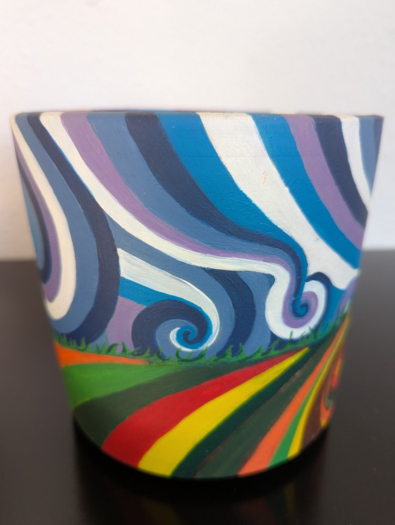 Image 1 of Nieuw artistiek origineel: Handbeschilderde bloempot met een verliefd stel, in Spaanse stijl.