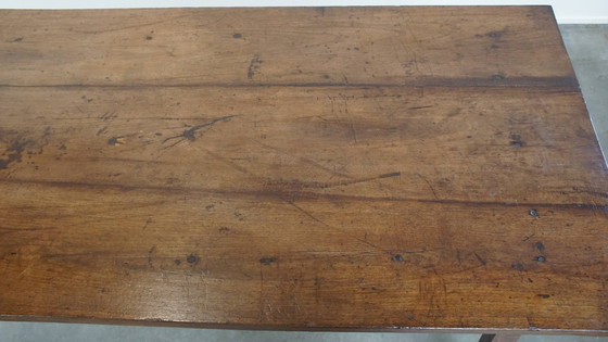 Image 1 of Ancienne table de salle à manger anglaise du début du 19e siècle à 6 places avec plateau en noyer